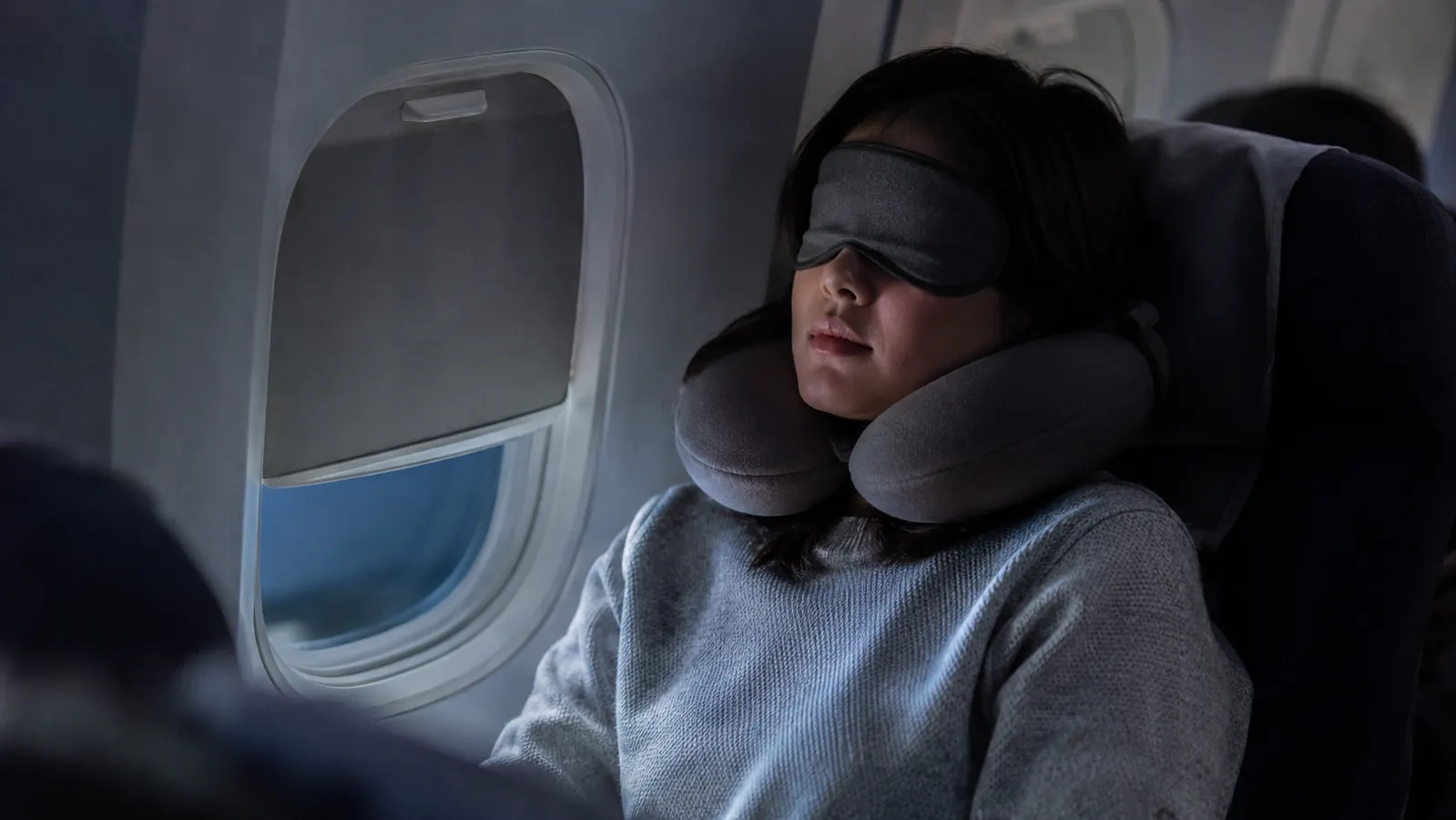 MLVOC Neck Pillow Review: A Year of Red-Eye Flights